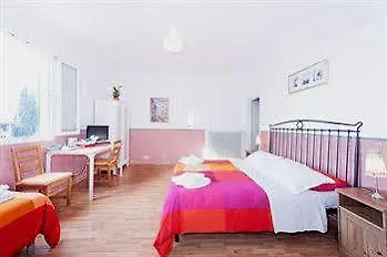 ゲストハウス ソッジョルノ ヴェネーレ *